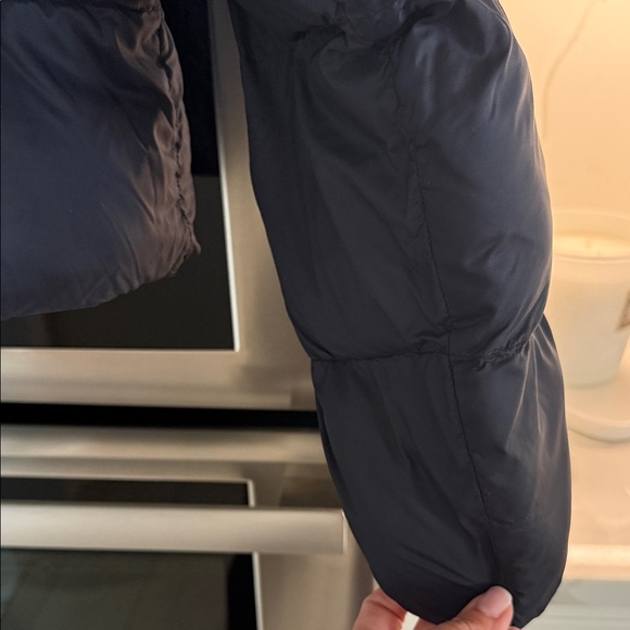 ALO Yoga Black Cropped Puffer Jacket - Picture 7 of 7